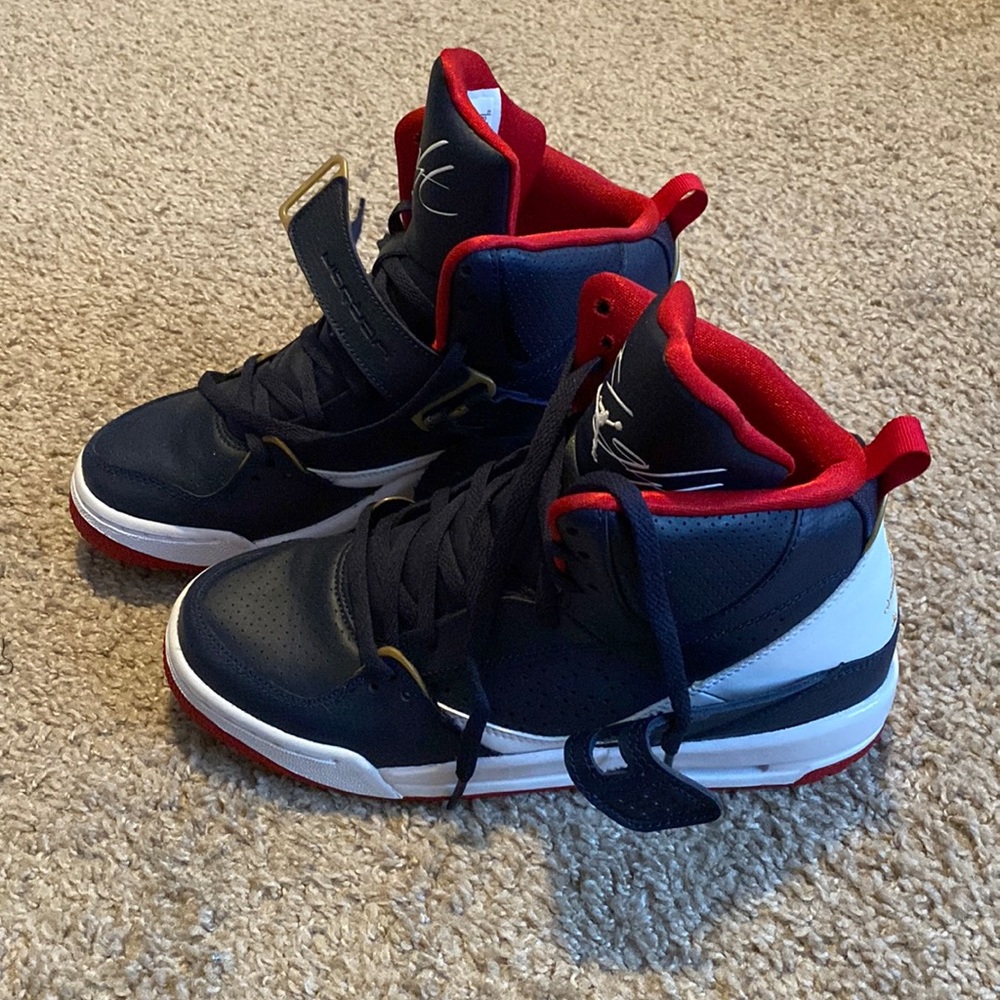 Never worn Jordan flights